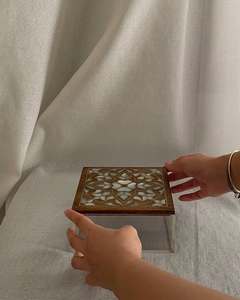 Porta Dulces NoorGlow Pearl, Caja de Acrílico Hecha a Mano con Incrustaciones de Madreperla para Dulces de Ramadán, Entretenimiento Iftar y Decoración Elegante para el Hogar - Product Image 2