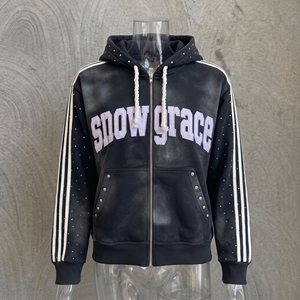 Sudadera con Capucha Snowgrace Unisex, Corte Regular, con Cierre, Estilo Deportivo, Negra con Rayas Blancas, para Otoño - Product Image 3