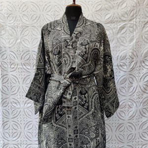 Kimono en tissu de laine de haute qualité, tissé à la main, motif Paisley, avec ceinture à nouer à la taille, design enveloppant, kimono chaud d'hiver pour femmes - Product Image 2