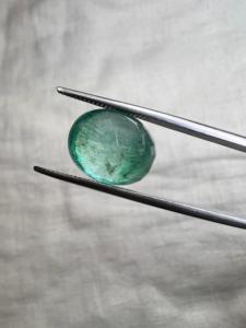 Émeraude naturelle zambienne ovale facettée de 6,22 carats de qualité supérieure pour bagues, pendentifs et bijoux - Product Image 2