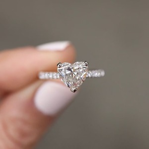 Anillo de Compromiso con Diamante Moissanite de 1.00CT en Forma de Corazón, Plata 925, Chapado en Oro de 14K, Certificado GRA, Joyería Minimalista - Product Image 2