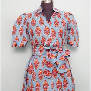 Robe décontractée en coton pour femme, col en V, manches courtes, silhouette trapèze, imprimé floral, longueur midi, avec poches, toucher doux, idéale pour l'été - Product Image 4