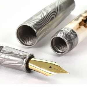 Stylo à bille en acier de Damas robuste avec garantie de 3 ans, pointe tactile de luxe à mécanisme à bille, cadeau d'affaires haut de gamme - Product Image 3