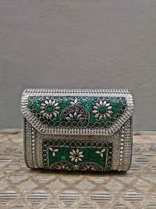 กระเป๋าคลัทช์หรูหราประดับมุกและงานโลหะ ตกแต่งด้วยหินและงานปัก เหมาะสำหรับงานปาร์ตี้สำหรับสุภาพสตรี - Product Image 4