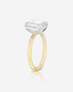 แหวนหมั้นเพชรสามเม็ด ทองคำแท้ 14k 18k ได้รับการรับรองจาก IGI เพชรเพาะเลี้ยงทรงเหลี่ยมมรกต ดีไซน์เรียบหรูสำหรับงานแต่งงาน - Product Image 1