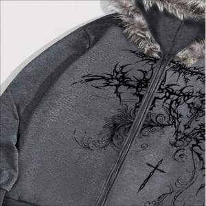 เสื้อฮู้ดดี้ผ้าฟลีซหนานุ่มพรีเมียมสำหรับผู้ชาย ทรงหลวม สไตล์สตรีทแวร์ พิมพ์ลายได้ตามต้องการ รับผลิตแบบ OEM ODM จากโรงงาน - Product Image 3