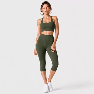 Women's Pink Seamless Yoga Sports Bra And <b>Leggings</b> Set Medium Support Halter Neck Square Neck High <b>Waist</b> Capri Length - Product Image 5