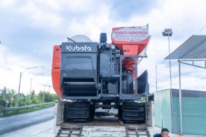 Original Kubota DC108X Combine <b>Harvester</b> Competitive Price Rice Harvesting Machine for Export - Product Image 2