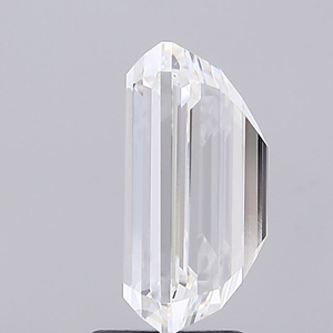 Exquisito diamante blanco suelto de 5 quilates, color E, VVS2, corte esmeralda, que exhibe una simetría de corte escalonado impecable y un brillo helado de élite. - Product Image 4