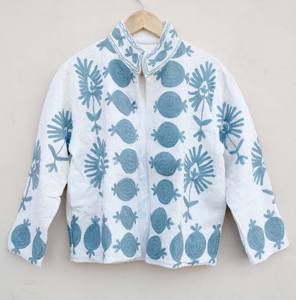 Veste réversible en coton 100% pour femme, design floral, faite à la main, tissée, brodée Suzani, écologique, pour l'automne et l'hiver - Product Image 4