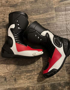 Botas de Motociclismo Protectoras, Cómodas y Anti-Impacto para Uso Diario y de Carreras, Botas de Motocross de Primera Calidad - Product Image 1