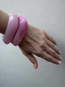 กำไลข้อมือเรซิ่นอินเดียทำมือ ดีไซน์สวยงามไม่ซ้ำใคร สำหรับผู้หญิง ฉลองวันครบรอบ ขนาดปรับได้ตามต้องการ - Product Image 3