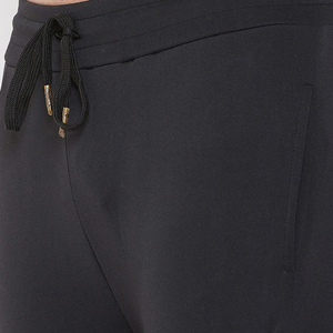 ชุดวอร์มผู้ชายแบบสั่งทำพิเศษ เสื้อแจ็คเก็ตและกางเกงทรงสปอร์ตทันสมัย เนื้อผ้าบางเบา สวมใส่สบาย ชุดลำลองสำหรับเล่นกีฬา - Product Image 3