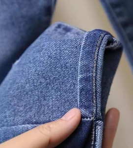 Jeans Azules Sólidos con Detalles Desgastados Blancos al por Mayor para Niños y Niñas Pequeñas, Mezclilla 100% Algodón, Ropa Infantil Informal Elegante - Product Image 6