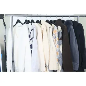 Suéter y Chaleco Usados para Hombre de la Marca Coreana Yoursup, Modelo A-M-T-VE, 100 kg, Fardos Transparentes, Video Verificado, Exportación al Por Mayor - Product Image 1