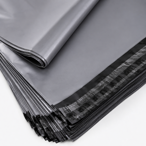 Bolsas de Poliéster Grises al por Mayor con Tira Adhesiva Autosellable para Envíos de Comercio Electrónico, Bolsas de Poliéster para Envíos de Tamaño Personalizado - Product Image 5