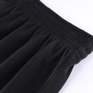 Ensemble de maillot et short de football unisexe orange et noir, sans manches, col rond, respirant, anti-transpiration, polyester durable, nom d'équipe personnalisé - Product Image 6