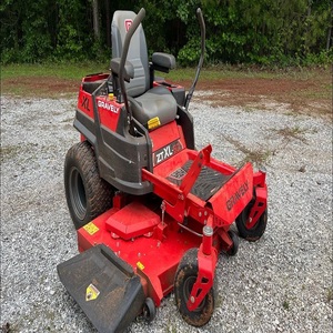 Cortadora de césped Gravely ZT XL 524 de calidad profesional ofrece una potente salida de motor y una calidad de corte consistente para todo tipo de césped. - Product Image 1