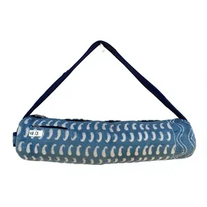 Sac de yoga artisanal Lucky avec sangle réglable, fermeture éclair, design unisexe décontracté pour le voyage, en tissu bleu de haute qualité - Product Image 1