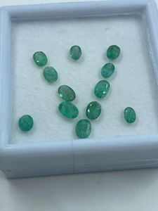 พลอยมรกตธรรมชาติคุณภาพดีที่สุดจากแซมเบีย รูปทรงวงรี 4.20 กะรัต ขนาด 3x5-4x6 มม. จี้ห้อยคอ เครื่องประดับชั้นดี ขายส่ง - Product Image 3