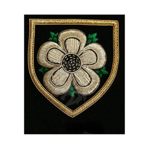Insignia Bordada Personalizada con Flores, para Coser, Hilo Dorado, Tela Negra, Estilo Clásico, Decoración para Prendas - Product Image 6