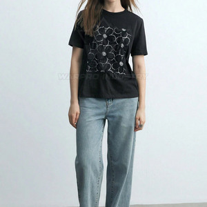 เสื้อเชิ้ตผ้าฝ้ายตกแต่งคริสตัลหรูหราสำหรับผู้หญิง แขนสั้น สไตล์สตรีทแวร์ พิมพ์ลายตามสั่ง จำหน่ายจำนวนมาก เสื้อผ้าแฟชั่นระดับพรีเมียม - Product Image 2