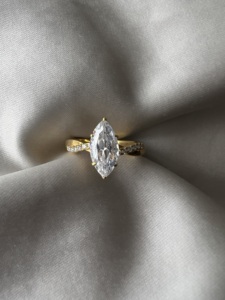 แหวนทองโมอิสซาไนต์สุดหรูสำหรับผู้หญิง แหวนหมั้นทอง 18K/14K เพชรเจียระไนแบบบริลเลียนท์ แหวนแต่งงานแบบทางเลือกแทนเพชร - Product Image 4