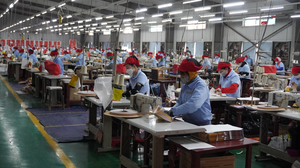 Fabricant vietnamien de sacs tissés en PP personnalisés sacs à provisions recyclables laminés de haute qualité pour la vente au détail et les promotions - Product Image 5