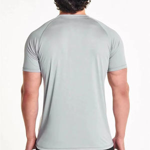 Vente en gros de t-shirts de sport pour hommes en maille ajustée de haute qualité, vêtements de sport personnalisés en polyester/spandex, t-shirts de course - Product Image 5