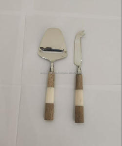 Elegante juego de cuchillos para tabla de quesos, 3 cuchillos con mango de resina y madera, cubiertos modernos para charcutería para regalar y entretener - Product Image 3