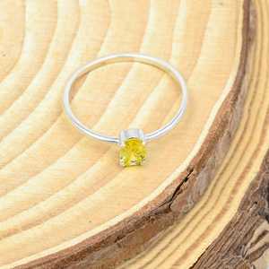 แหวนหมั้นเงินแท้ 925 ประดับพลอยซิทรินสำหรับผู้หญิง แบบฝังเพชร ขายส่งจำนวนมาก แหวนแบบ Eternity Vermeil - Product Image 2