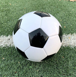 ลูกฟุตบอลคลาสสิคสีดำขาว ขนาด 5 สำหรับฝึกซ้อม วัสดุ PU ทนทาน เหมาะสำหรับการแข่งขันและฝึกซ้อม กีฬากลางแจ้ง - Product Image 2