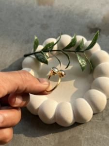 Anillo Abierto de Doble Perla Negra, Chapado en Oro, Ajustable, con Delicada Perla Negra de Pavo Real, Joyería de Piedra de Nacimiento de Junio - Product Image 2