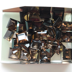 ควอตซ์สโมคกี้ธรรมชาติ 9 มม. ทรงสี่เหลี่ยมเจียระไนแบบสเต็ปคัท คุณภาพดีที่สุด พลอยเม็ดเดี่ยวสำหรับทำเครื่องประดับและสร้อยคอ - Product Image 3