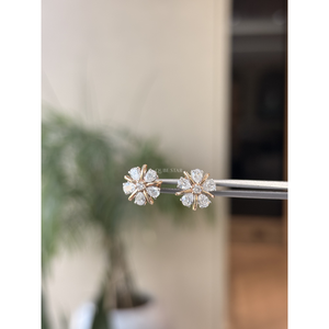 Pendientes de tuerca de lujo con diseño floral y diamantes de laboratorio en forma de pera de 0.95 ct, engaste de oro de 14K con diseño de estrella, regalo fino para bodas y fiestas. - Product Image 6