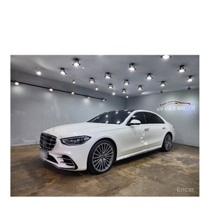 Mercedes-Benz Clase S S500L 4MATIC Modelo Mayo 2023 con 49,564 km, Caja de Cambios Automática, Asientos de Cuero, Cámara Trasera - Product Image 2