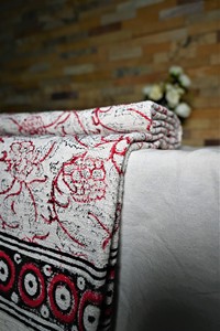 Manta de Algodón Orgánico con Estampado Indigo Ecológico Hecho a Mano - Decoración Moderna para el Hogar, Lavable a Máquina, para Sala de Estar, Sofá, Viajes - Product Image 3