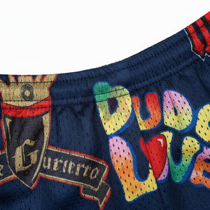 กางเกงขาสั้นผู้ชายพิมพ์ลายทั้งตัวแบบกำหนดเอง โพลีเอสเตอร์ 100% ระบายอากาศได้ดี เป็นมิตรกับสิ่งแวดล้อม กางเกงขาสั้นฤดูร้อน 2026 - Product Image 2