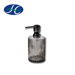 Nouveaux accessoires de salle de bain modernes en acrylique gris, distributeur de savon Kate. - Product Image 2