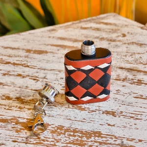 Mini flacons à liqueur en cuir véritable à carreaux Venus Premium, avec nouveau bouchon métallique, légers et robustes, accessoires de mode - Product Image 3