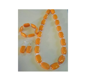 Collar de Mariposa de Resina Hecho a Mano APEX ALIGN, Colgante de Epoxi Ligero con Flores Prensadas, Joyería para Uso Diario de Mujeres, Regalo Lindo - Product Image 3