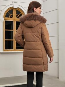Manteau long matelassé pour femme avec capuche en fourrure et fermeture éclair, haute qualité, collection hiver 2026, le plus vendu, vêtements d'hiver, fabricant OEM - Product Image 4