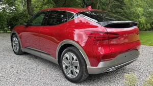 ดีลสุดคุ้ม 2025 77.4 กิโลวัตต์ชั่วโมง สีแดง พรีเมียม ออโต้ 5 ประตู - Product Image 2