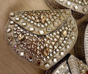 Elegantes Bolsos de Mano Rectangulares de Metal con Imitación de Kundan, Impresión Digital para Bodas y Eventos Festivos, Bolso de Mano Metálico - Product Image 5