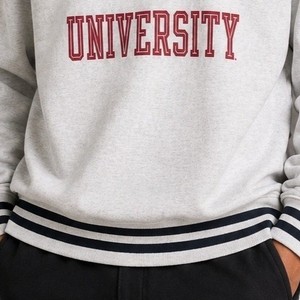 Sweat-shirt à col rond classique avec logo University 1839, épaules tombantes, en molleton de coton de haute qualité, unisexe - Product Image 3