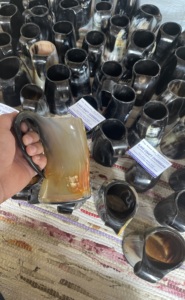 Authentique Tasse en Corne de Buffle Écologique Faite à la Main Qualité Alimentaire Religieuse Feng Shui Animal Bière Rustique Noël Nouveau ILAHI's Uttar - Product Image 1