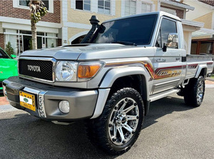 Toyota Land Cruiser 4x4 Usada, Blanca, Gris Plateado, Cabina Simple, Diésel, Automática, 4 Asientos, Todoterreno, SUV - Product Image 4