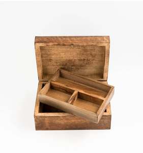 Caja de Joyería Decorativa de Madera Asequible para Anillos, Pendientes, Relojes y Accesorios con Diseño Tallado Tradicional - Product Image 5
