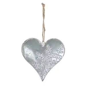 Elegante Adorno Navideño en Forma de Corazón, Decoración Metálica Colgante para Interiores Modernos - Product Image 2