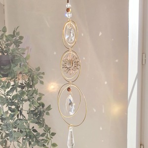 Atrapasueños de metal y cristal con diseño de sol redondo, adorno de cristal para el sol, adecuado para decoración festiva, como elemento decorativo y para uso en exteriores. - Product Image 4
